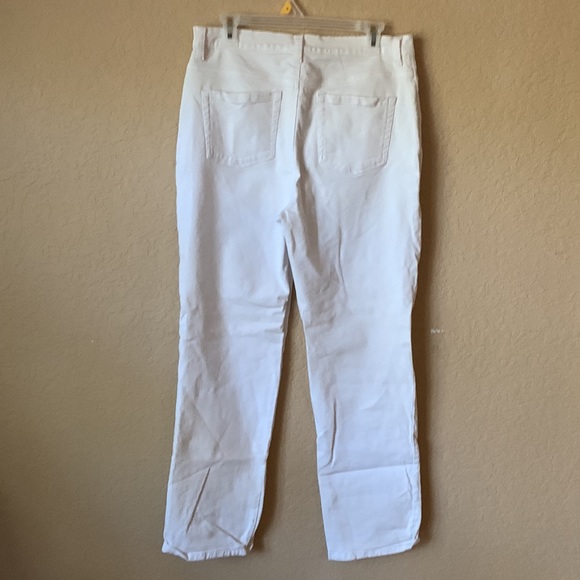 Gloria Vanderbilt White Amanda Jeans - Picture 3 of 7